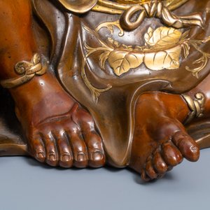 A large Japanese parcel-gilt bronze okimono of Benkei holding a koro or incense burner, attr. to Miyao Eisuke, Meiji, ca. 1900 — 照片 17