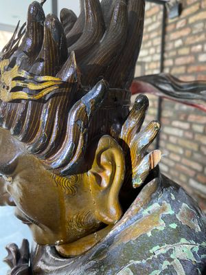 A large Japanese polychromed and gilt-lacquered wood figure of a divine general, Edo, dated 1623 — photo 18