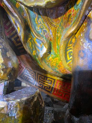 A large Japanese polychromed and gilt-lacquered wood figure of a divine general, Edo, dated 1623 — photo 27