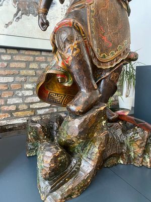 A large Japanese polychromed and gilt-lacquered wood figure of a divine general, Edo, dated 1623 — photo 8