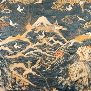 A large Japanese silk embroidery with Mount Fuji, cranes and carps, Meiji, 19th C. — 照片 2
