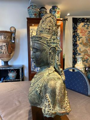 A large Javanese bronze Majapahit bust of the god Shiva, Indonesia, probably 15/16th C. — photo 3