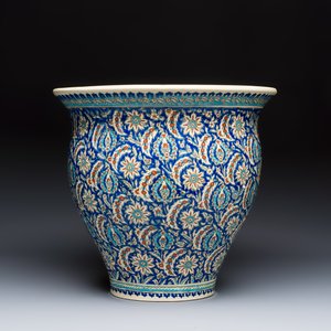 A large Kutahya blue-ground Iznik-style jardinière — photo 2