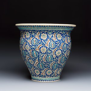 A large Kutahya blue-ground Iznik-style jardinière — photo 3