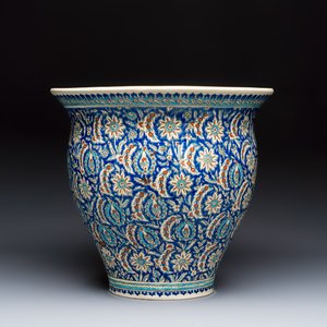 A large Kutahya blue-ground Iznik-style jardinière — photo 5