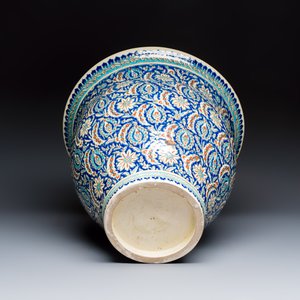 A large Kutahya blue-ground Iznik-style jardinière — photo 7