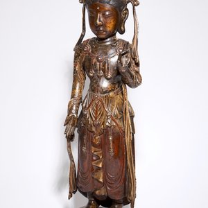 A large lacquered and gilt bronze model of Bodhisattva, prob. Korea, Goryeo/Choson, 14-16th C. — 照片 1
