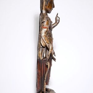 A large lacquered and gilt bronze model of Bodhisattva, prob. Korea, Goryeo/Choson, 14-16th C. — 照片 3