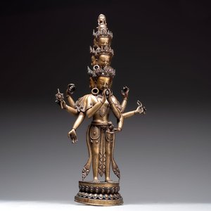 A large Nepalese copper alloy Avalokiteshvara, 19/20th C. — photo 1