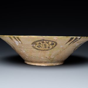 A large Nishapur 'imitation lustre' pottery bowl with a bird, Persia, 10th C. — photo 5