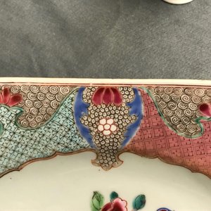 A large octagonal Chinese famille rose charger with a goose, Yongzheng/Qianlong — photo 12