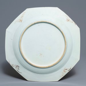 A large octagonal Chinese famille rose charger with a goose, Yongzheng/Qianlong — photo 2