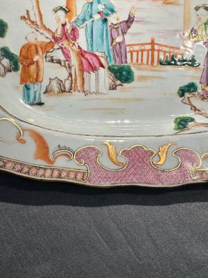 A large octagonal Chinese famille rose 'mandarin subject' dish, Qianlong — 照片 5