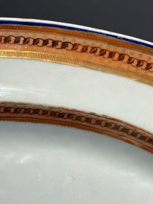 A large oval Chinese export 'EHA' monogrammed 'landscape' dish, Jiaqing, ca. 1800 — photo 4