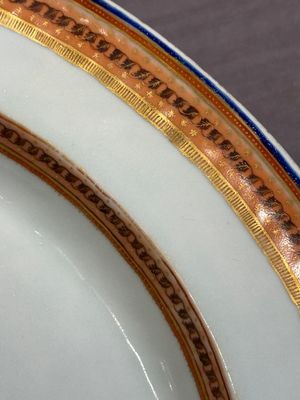 A large oval Chinese export 'EHA' monogrammed 'landscape' dish, Jiaqing, ca. 1800 — photo 5