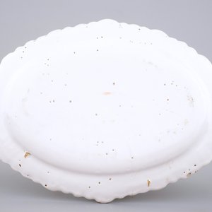 A large oval white Delft dish with lobed rim, 18th C. — 照片 2
