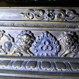 A large parcel-gilt inlaid bronze stupa, Tibet, 18th C. — 照片 34