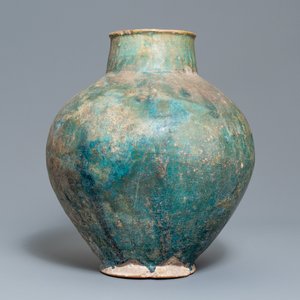 A large Persian turquoise-glazed globular vase, Kashan or Raqqa, 15/16th C. — photo 3