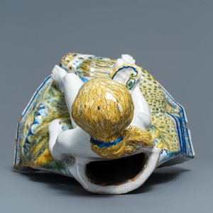 A large polychrome Brussels faience 'Amphitrite' fountain, 18th C. — 照片 7