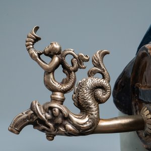 A large polychrome Dutch Delft 'Bobbejak' table fountain, 18th C. — 照片 17