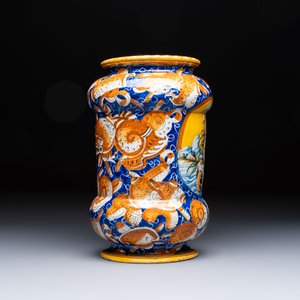 A large polychrome Italian maiolica 'Fortuna' albarello, Casteldurante or Pesaro, ca. 1580 — 照片 4