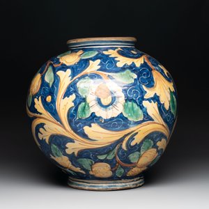 A large polychrome Italian maiolica jar, Caltagirone, 19th C. — photo 3