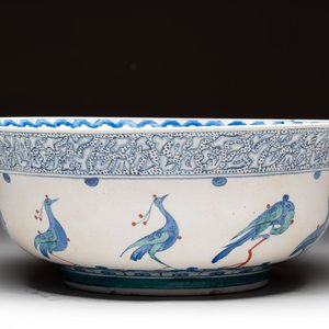 A large polychrome Iznik-style 'peacocks' bowl on a wooden stand, Samson, Paris, 19th C. — photo 5