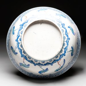A large polychrome Iznik-style 'peacocks' bowl on a wooden stand, Samson, Paris, 19th C. — photo 7