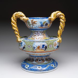 A large polychrome Nevers faience pot-pourri or flower arranging vase, France, 17th C. — foto 3