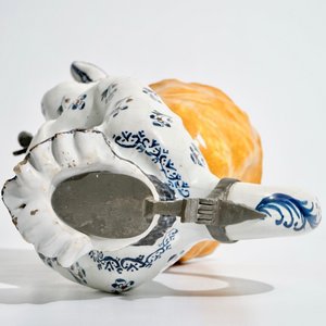 A large polychrome pewter-mounted Brussels faience "Jacqueline" jug, 18th C. — photo 6