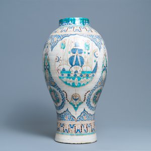 A large polychrome pottery vase, Morocco or Tunesia, ca. 1900 — 照片 3