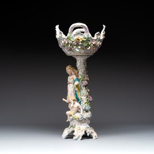 A large polychrome Saxon porcelain centrepiece, Germany, 19/20th C. — photo 2