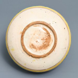 A large polychrome Spanish bowl with a bull, Talavera, 18th C. — 照片 2