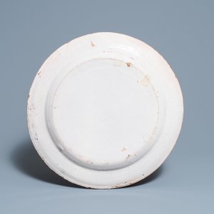 A large polychrome Spanish faience 'portrait' dish, 19th C. — photo 2