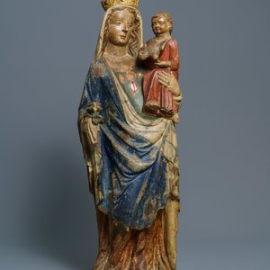A large polychromed limestone figure of a Madonna with child, Champagne or Lorraine province, France, 2nd half 14th C. — 照片 3