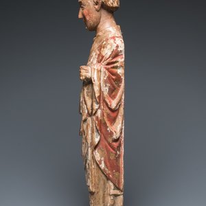 A large polychromed wood sculpture of a saint, Spain or Italy, 14th C. — 照片 5