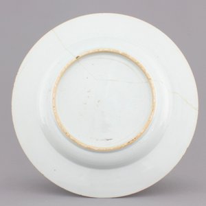 A large Portuguese market Chinese porcelain verte-imari armorial plate, ca. 1720 — photo 2