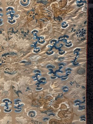 A large rectangular Chinese gold thread-embroidered silk panel decorated with four four-clawed dragons, Qing — photo 7