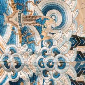 A large rectangular Chinese gold thread-embroidered silk panel decorated with four four-clawed dragons, Qing — photo 10