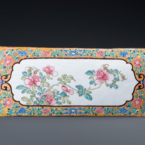 A large rectangular Chinese gold-yellow-ground Canton enamel plaque with fine floral design, Yongzheng — photo 4
