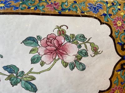 A large rectangular Chinese gold-yellow-ground Canton enamel plaque with fine floral design, Yongzheng — photo 5