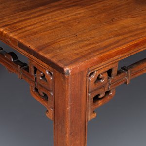 A large rectangular Chinese huanghuali wooden table, 19/20th C. — 照片 9