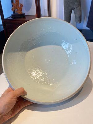 A large round Chinese box and cover with overglaze blue enamel lotus design, Guangxu mark and of the period — photo 15