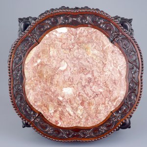 A large round Chinese carved wood stand with marble inset, 19th C. — photo 2