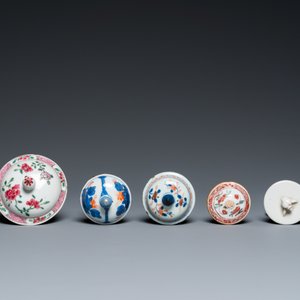 A large selection of Chinese famille rose and Imari-style tea wares, Yongzheng/Qianlong — photo 10