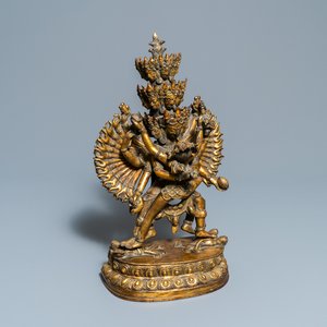 A large Sino-Tibetan coral-inlaid gilt bronze figure of Kapaladhara Hevajra, 18/19th C. — 照片 1