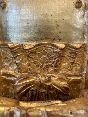 A large Sino-Tibetan gilt bronze Buddha on wooden stand, Ming — photo 7