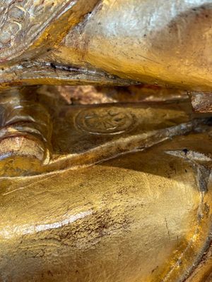 A large Sino-Tibetan gilt bronze Buddha on wooden stand, Ming — photo 8