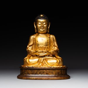 A large Sino-Tibetan gilt bronze Buddha on wooden stand, Ming — photo 2