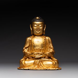 A large Sino-Tibetan gilt bronze Buddha on wooden stand, Ming — photo 9